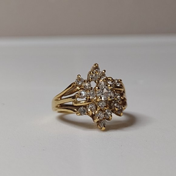 Very Pretty Gold Tone And Clear Rhinestone Ring Size 6 - Picture 1 of 11
